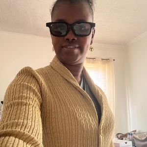 Meet your Posher, Tamit